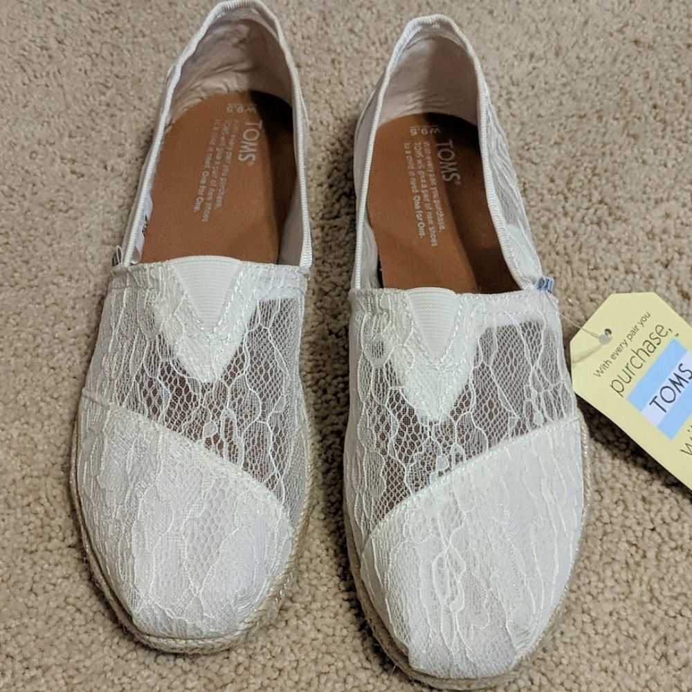 Brand new Tom's sandals